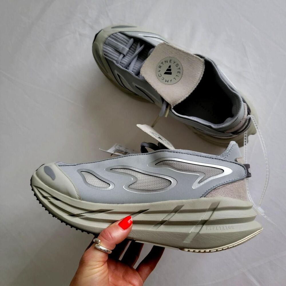 NWT ADIDAS X STELLA MCCARTNEY ADISTAR WOMEN'S RUNNING SNEAKERS, SIZE US8